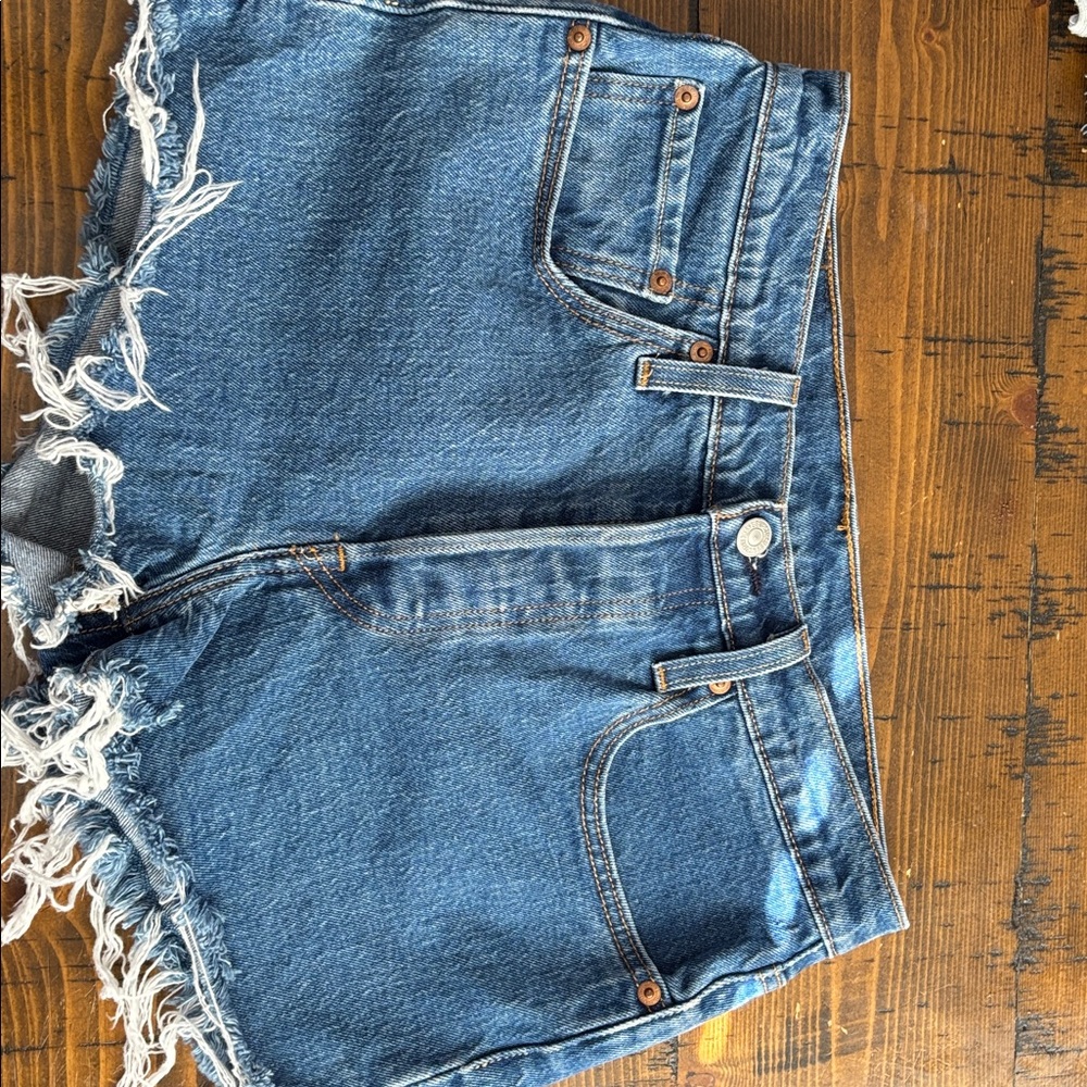Levi's Classic Blue Denim Shorts W 28